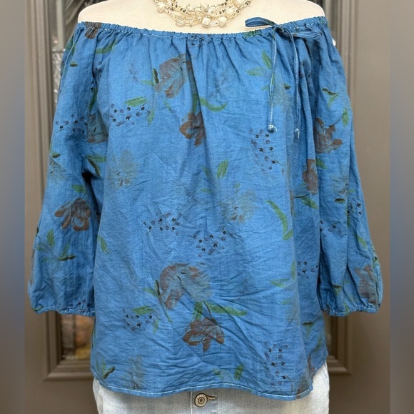 Linen Blend by Hester & Orchard Delicate Floral Pattern On/Off the Shoulder Top - Picture 2 of 6